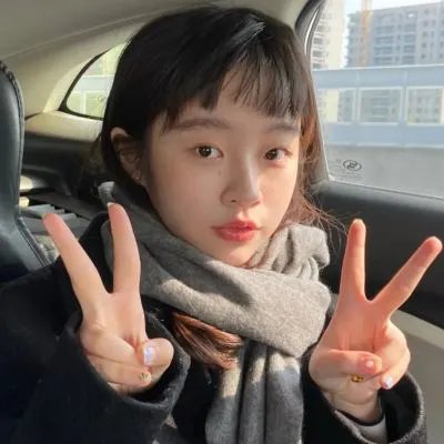 芒果和红色轮椅
